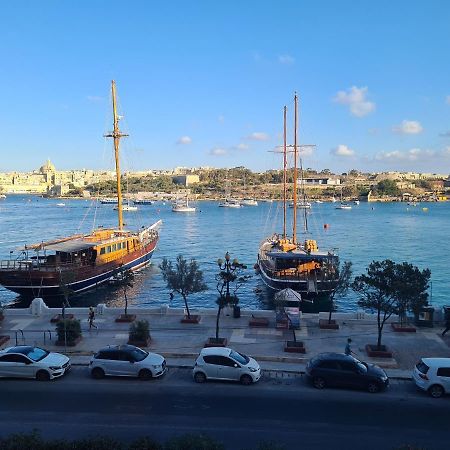 Spacious Seafront Apt Next To Sliema-Valeta Ferry Exteriér fotografie